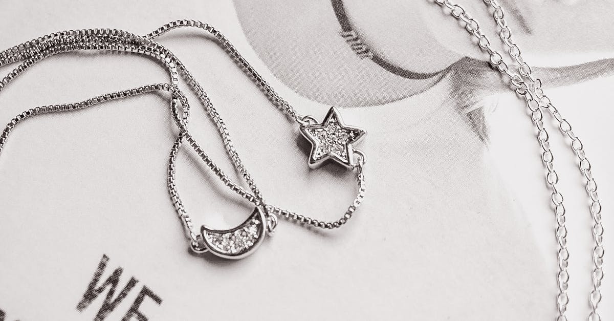 Personalised Touches: Creating Meaningful Engagement Ring Designs