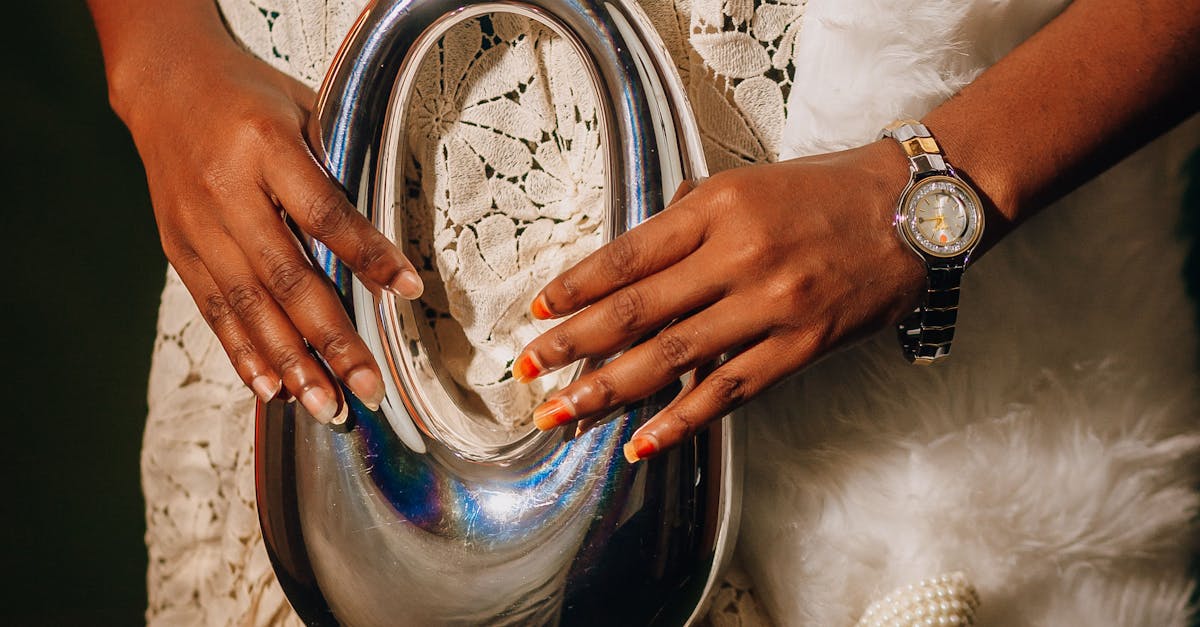 The Health Benefits of Wearing Handmade Jewellery